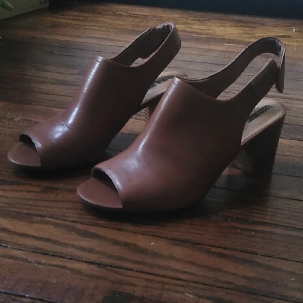 Clarks Sandals size 8